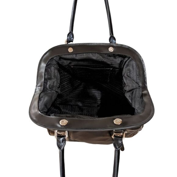 PRADA Black Triangle Enamel Logo Seal Black Tessuto nylon Shoulder Bag Authentic - Picture 9 of 12